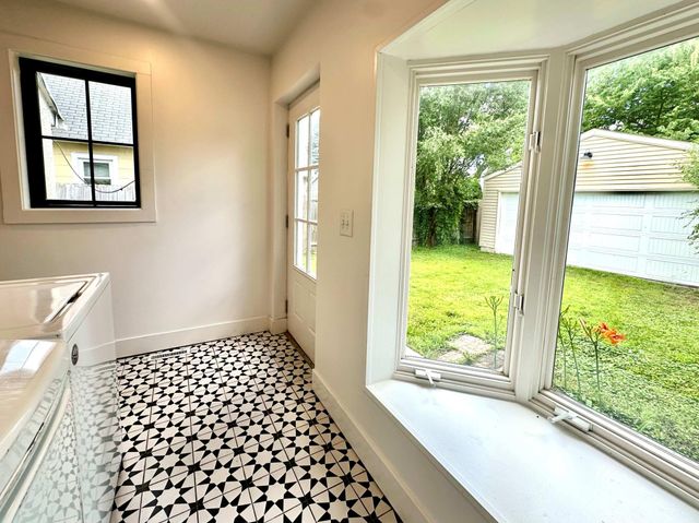 1301 Hewitt Avenue, Saint Paul, MN 55104
