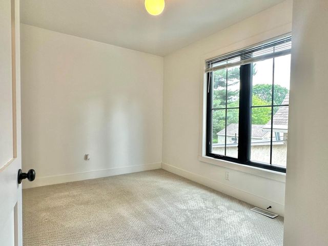 1301 Hewitt Avenue, Saint Paul, MN 55104