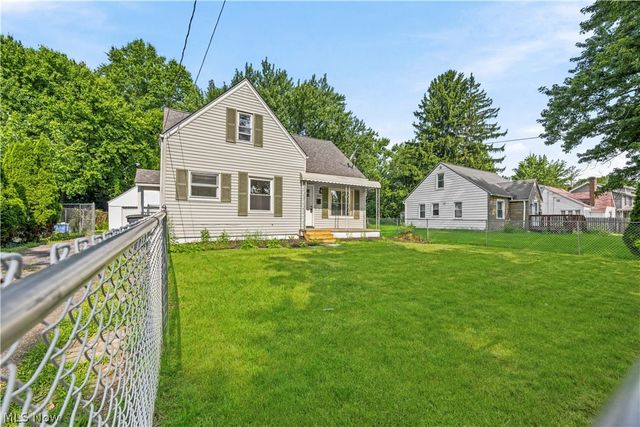 1146 Packard Drive, Akron, OH 44320