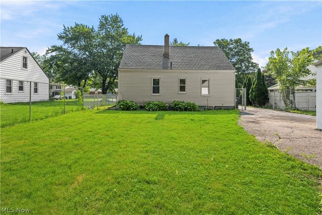 1146 Packard Drive, Akron, OH 44320