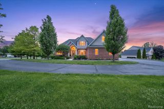 8746 N Hills Court, Hartland Township, MI 48843