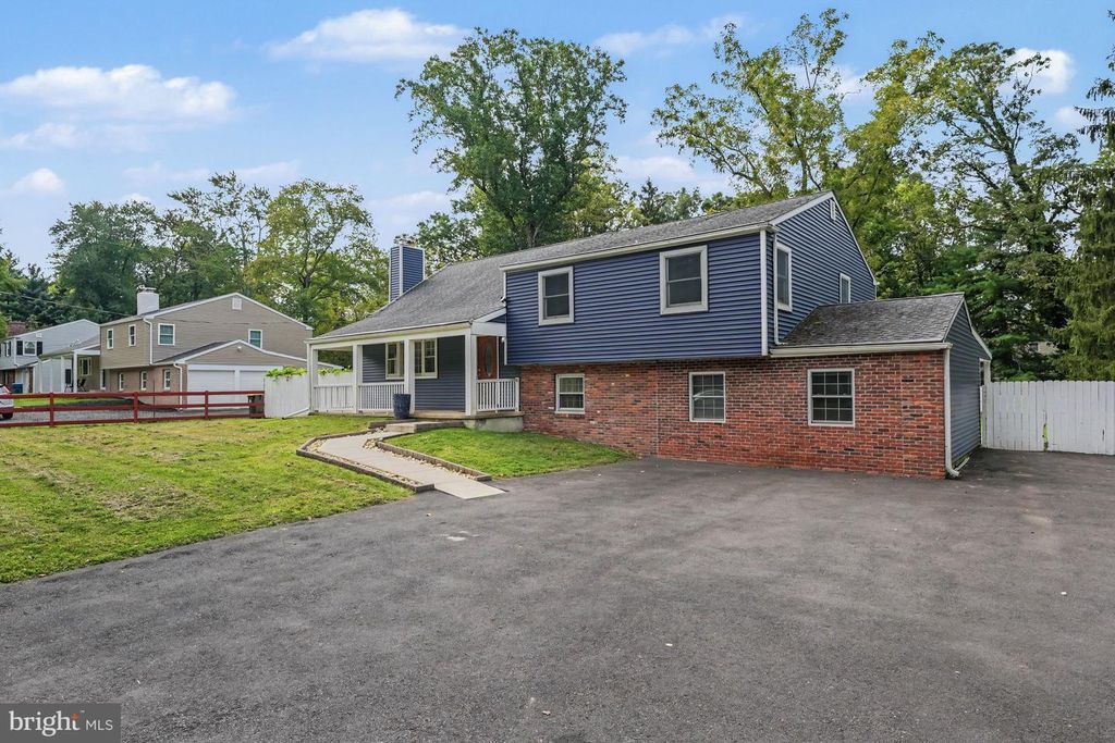 128 COUNTY LINE RD, LANSDALE, PA 19446 — exterior