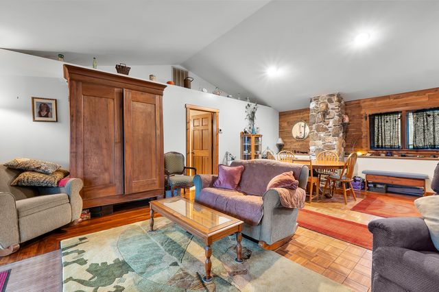 6 Narya, Carbondale, IL 62902