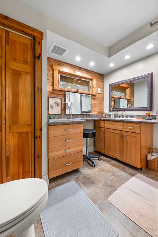 6 Narya, Carbondale, IL 62902