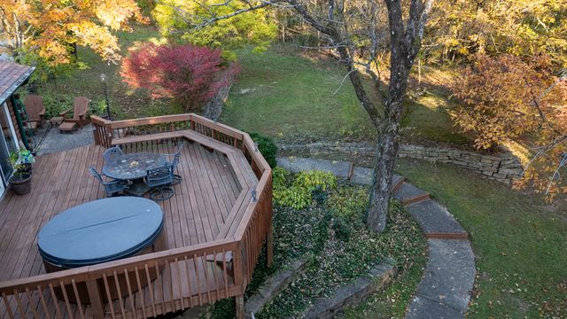 6 Narya, Carbondale, IL 62902