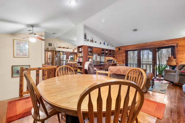6 Narya, Carbondale, IL 62902