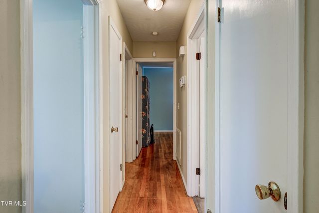 672 Summit Drive, Jonesborough, TN 37659