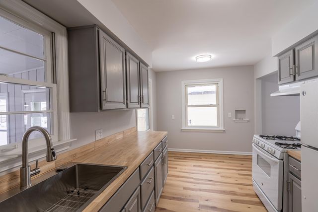 1060 Green Street, Muskegon, MI 49442