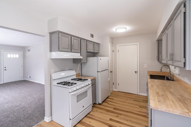 1060 Green Street, Muskegon, MI 49442