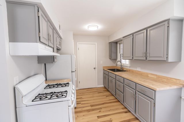 1060 Green Street, Muskegon, MI 49442