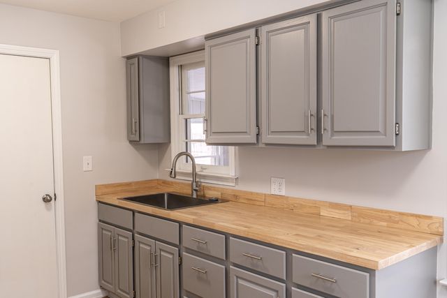 1060 Green Street, Muskegon, MI 49442