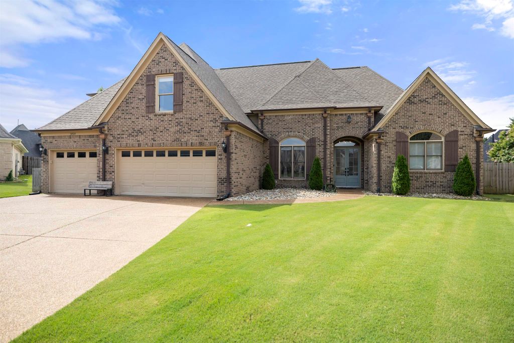 10509 RED STONE DR, Collierville, TN 38017