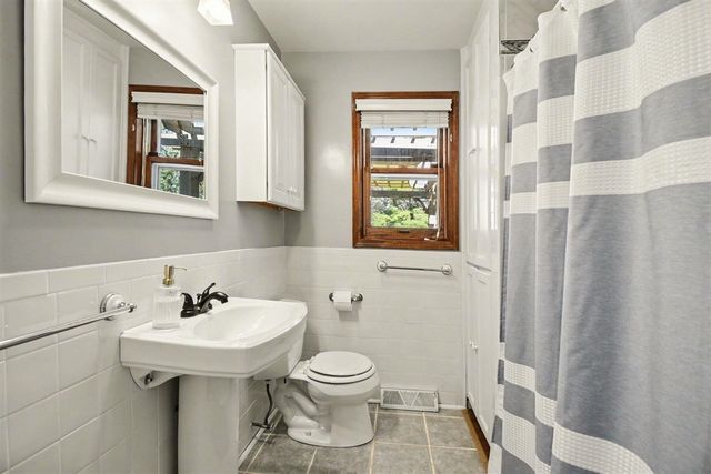 6593 Crownpointe Drive, Byron Center, MI 49315