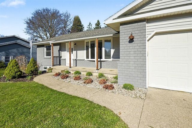 6593 Crownpointe Drive, Byron Center, MI 49315
