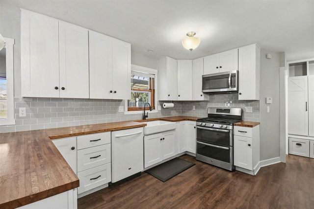 6593 Crownpointe Drive, Byron Center, MI 49315
