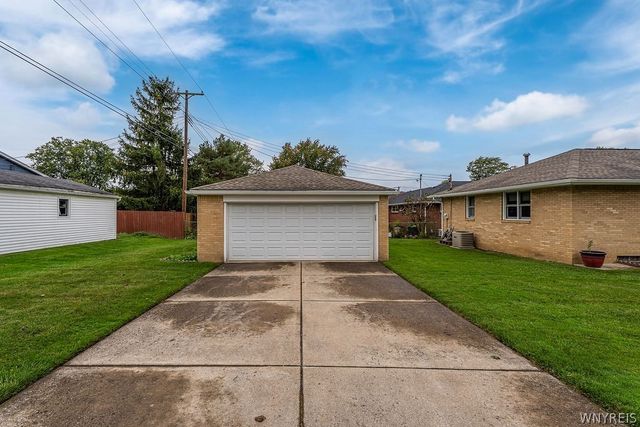 753 East And West Road, West Seneca, NY 14224
