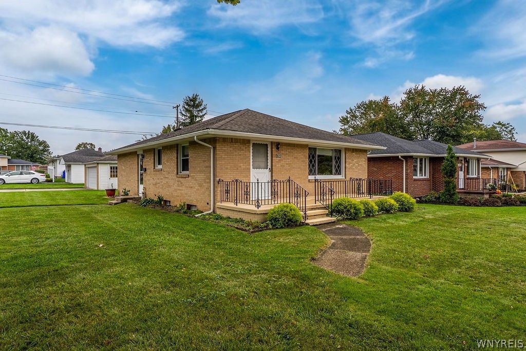 753 East And West Road, West Seneca, NY 14224