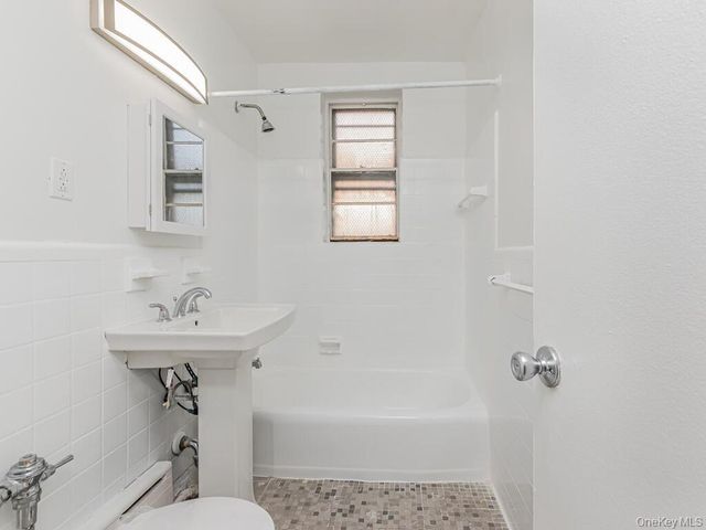 6535 Broadway 3F, Bronx, NY 10471