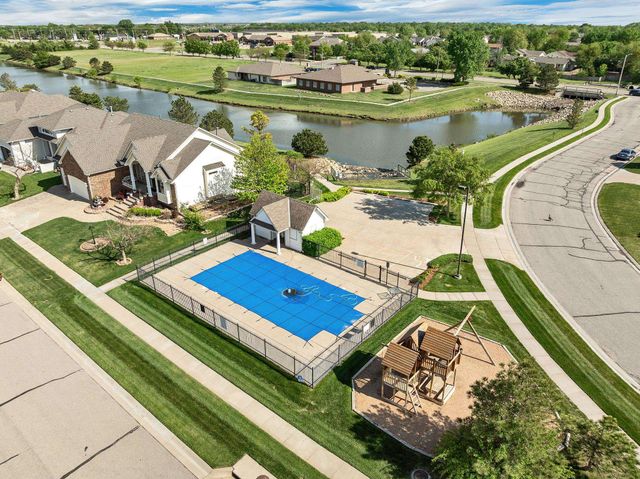 1459 S Shiloh Ct, Wichita, KS 67207