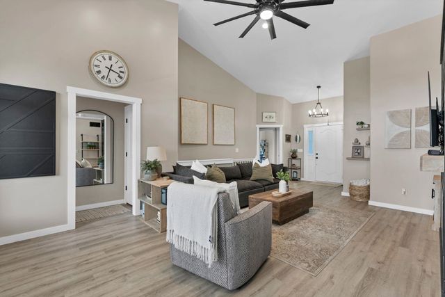 1459 S Shiloh Ct, Wichita, KS 67207