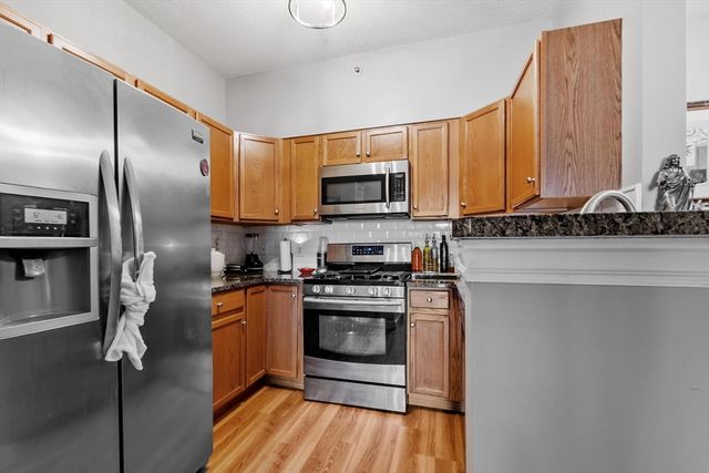 21 Hampshire Road 408, Methuen, MA 01844
