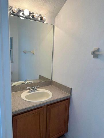 8961 IRON OAK AVENUE, Tampa, FL 33647