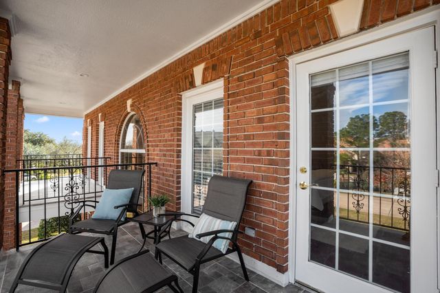 63 N Windsail Place, The Woodlands, TX 77381