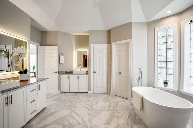 63 N Windsail Place, The Woodlands, TX 77381