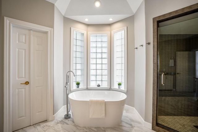 63 N Windsail Place, The Woodlands, TX 77381