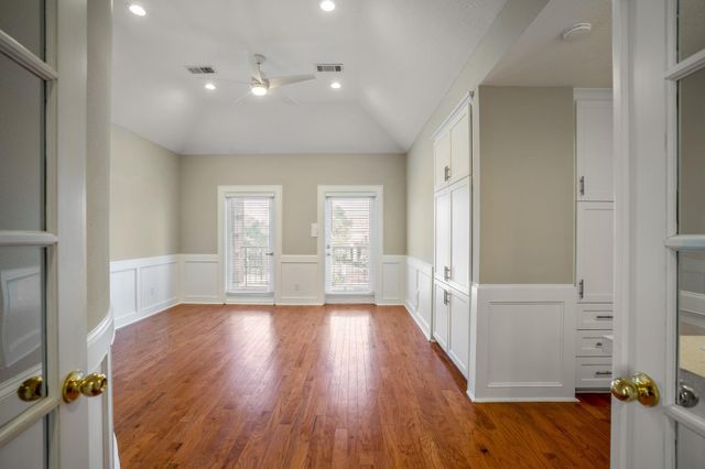 63 N Windsail Place, The Woodlands, TX 77381