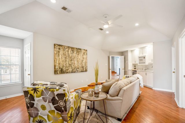 63 N Windsail Place, The Woodlands, TX 77381