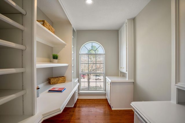 63 N Windsail Place, The Woodlands, TX 77381