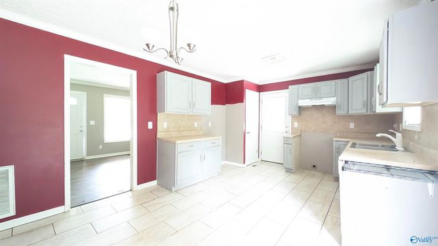 652 Jackson Trail SW, Attalla, AL 35954