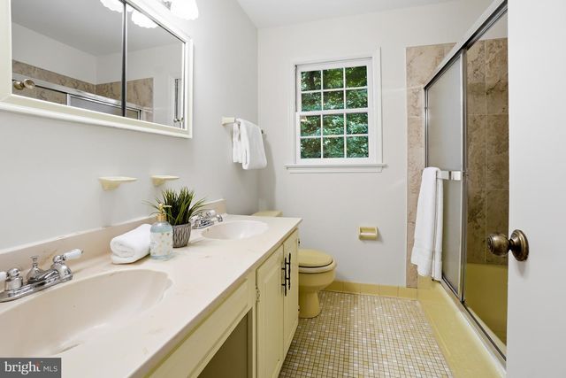 7705 IVYMOUNT TER, Rockville, MD 20854