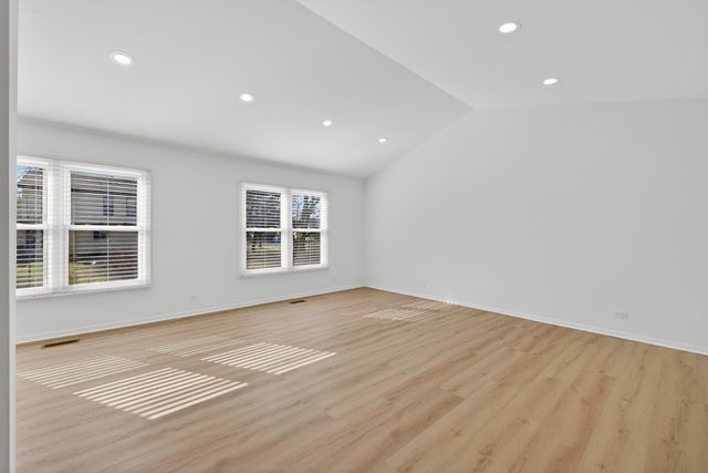 2301 Providence Court E, Naperville, IL 60565