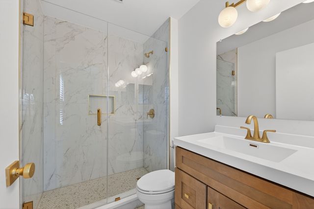 2301 Providence Court E, Naperville, IL 60565