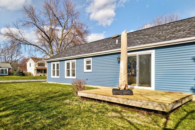 2301 Providence Court E, Naperville, IL 60565