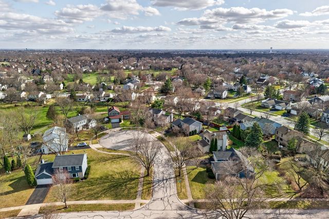 2301 Providence Court E, Naperville, IL 60565