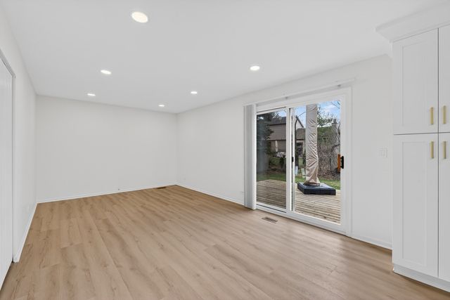 2301 Providence Court E, Naperville, IL 60565