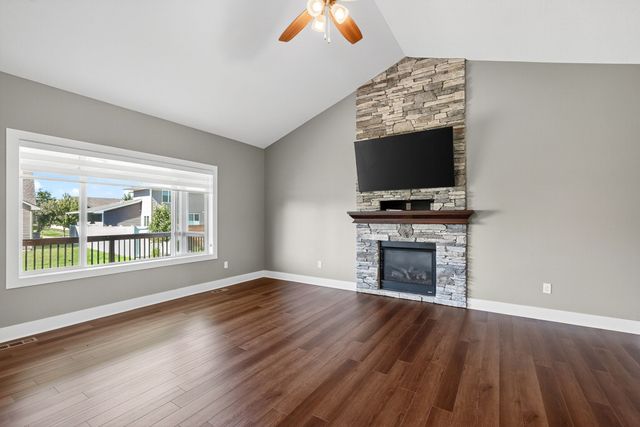8705 Coachlight Drive, West Des Moines, IA 50266