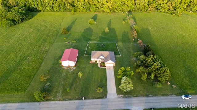 1036 Ridgewood Farms Road, Farmington, MO 63640