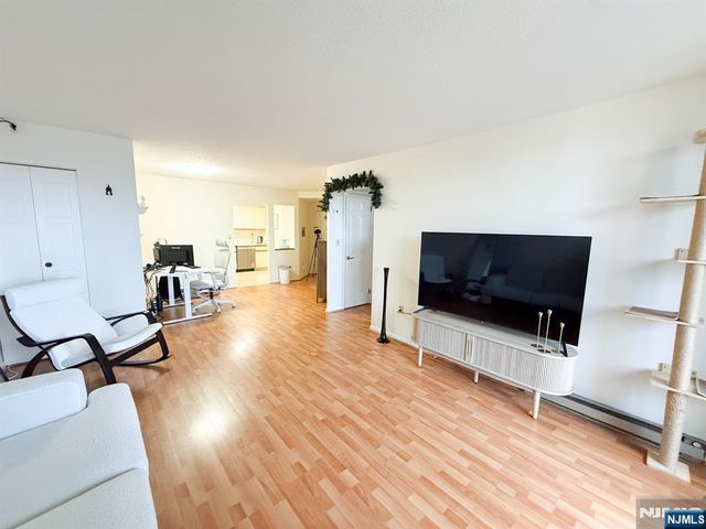 200 Division 4J, Cliffside Park, NJ 07010