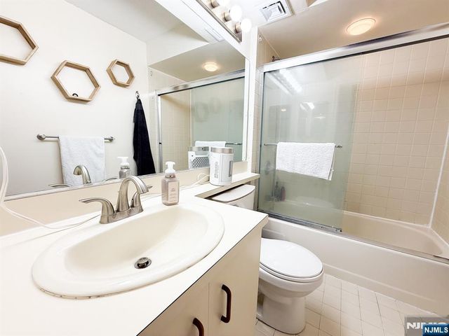 200 Division 4J, Cliffside Park, NJ 07010