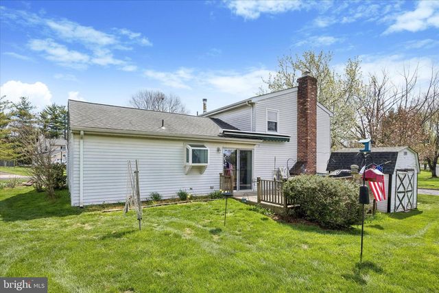 3 WILLOW CT, Newtown, PA 18940