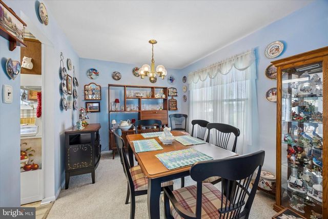 3 WILLOW CT, Newtown, PA 18940