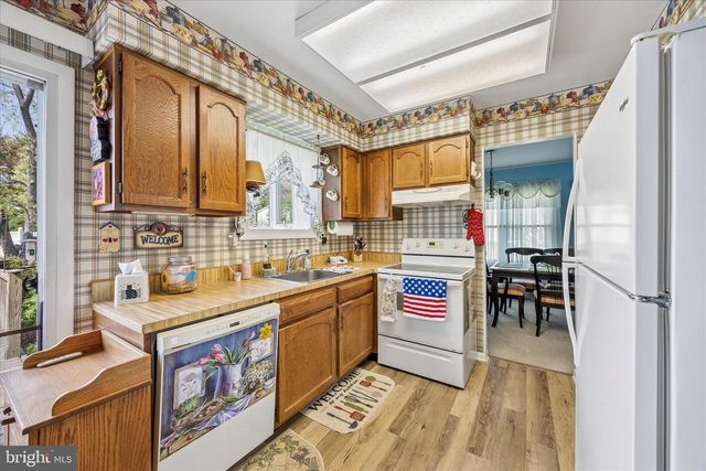 3 WILLOW CT, Newtown, PA 18940