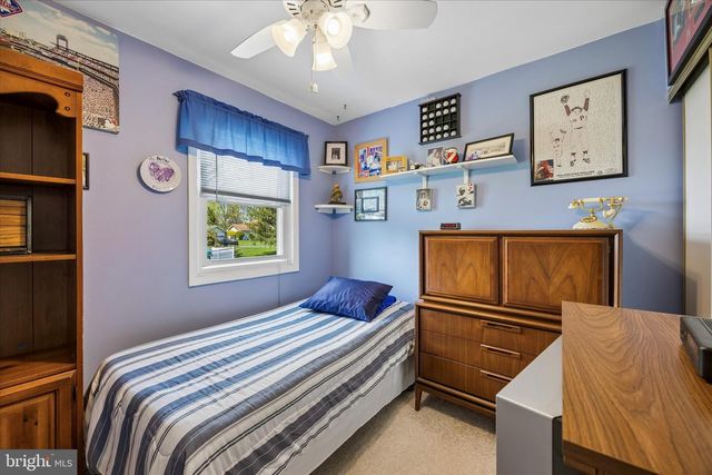 3 WILLOW CT, Newtown, PA 18940