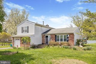 3 WILLOW CT, Newtown, PA 18940