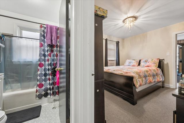 2626 W Balmoral Avenue 201, Chicago, IL 60625