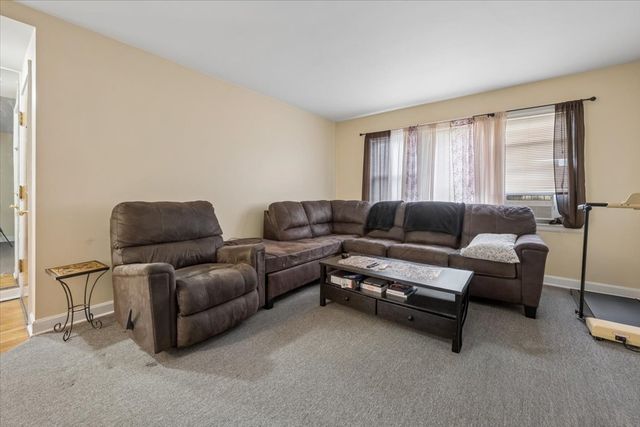 2626 W Balmoral Avenue 201, Chicago, IL 60625